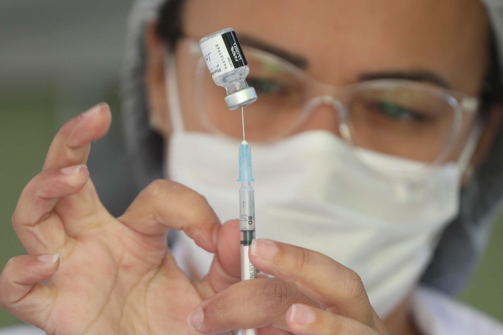 Prefeitura de SP define datas da vacinação contra a Covid para pessoas com 27 e 26 anos A Prefeitura de São Paulo definiu nesta sexta-feira o calendário de vacinação